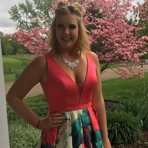 Meet your Posher, Sabrina